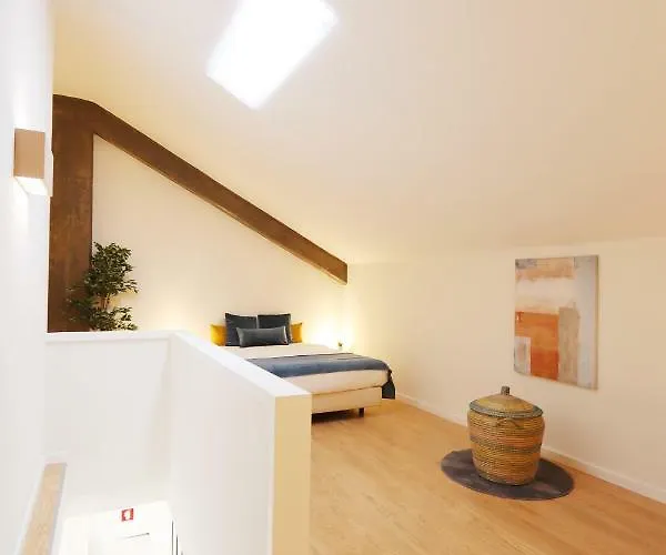 Hm - Living Batalha Square 2