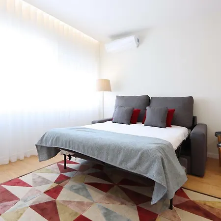 Hm - Living Batalha Square 2 *